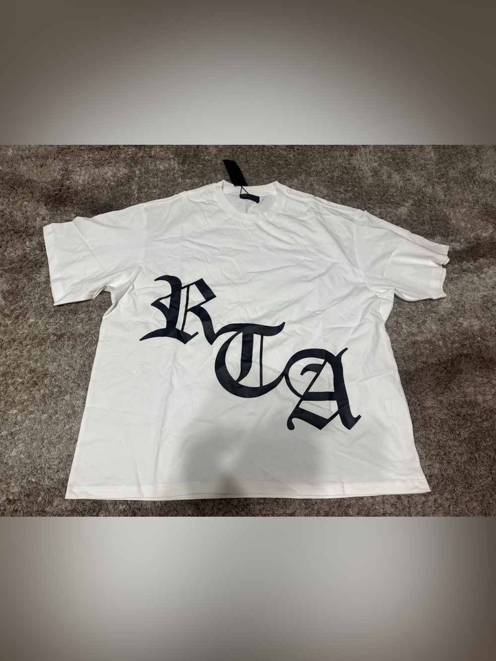RtA COLIN SHORT SLEEVE TEE | WHITE OLD ENGLISH